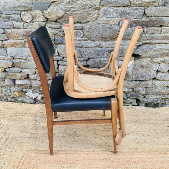 Image 1 of Ein Paar ungleiche Stühle