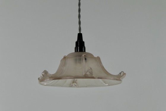 Image 1 of Vintage art deco pendant lamp with a frosted ribbed block-shaped glass shade in Ezan style.