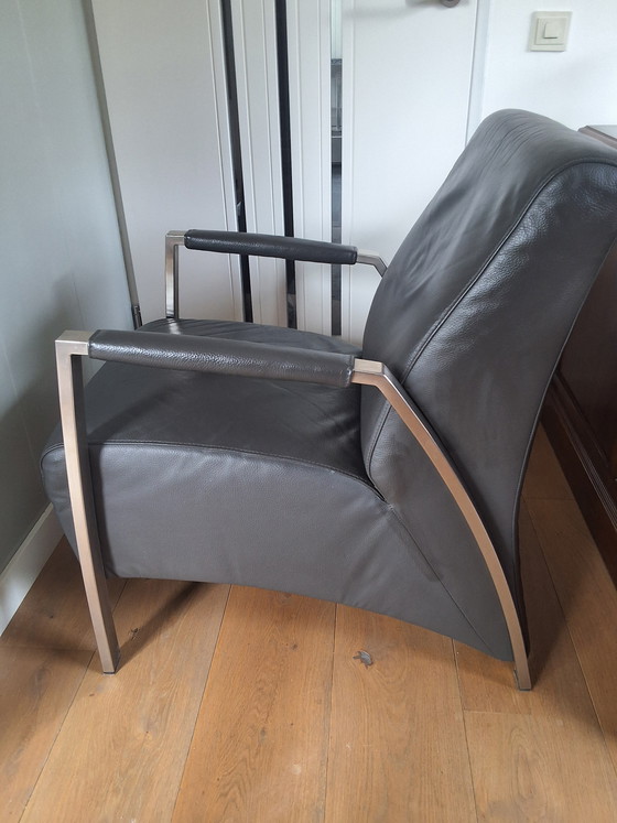 Image 1 of Fauteuil en cuir intérieur