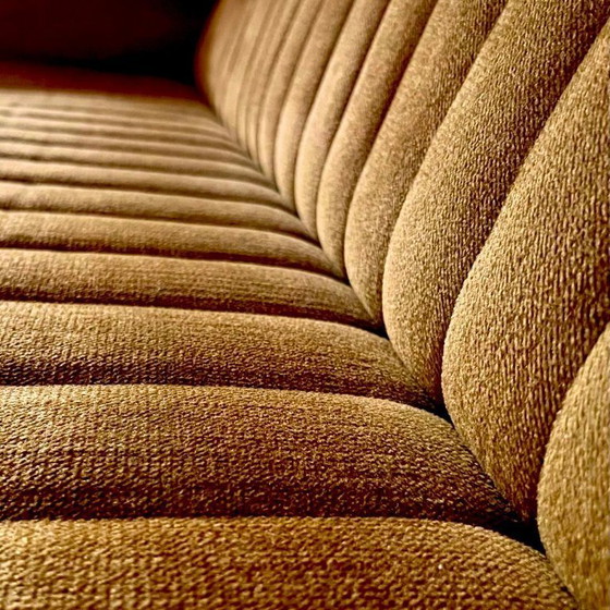 Image 1 of Conjunto de 3 sofás y sillones de terciopelo mostaza de mediados de siglo de ISA Bergamo, Italia.