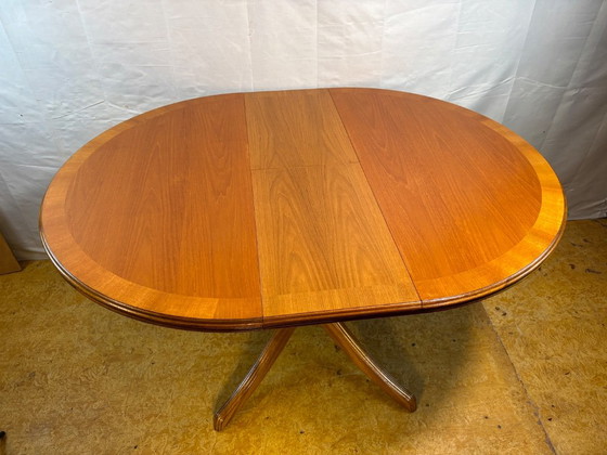 Tavolo da pranzo allungabile rotondo in teak vintage William Lawrence | Mid-Century | Ispirazione danese. (photo 10 of 12)
