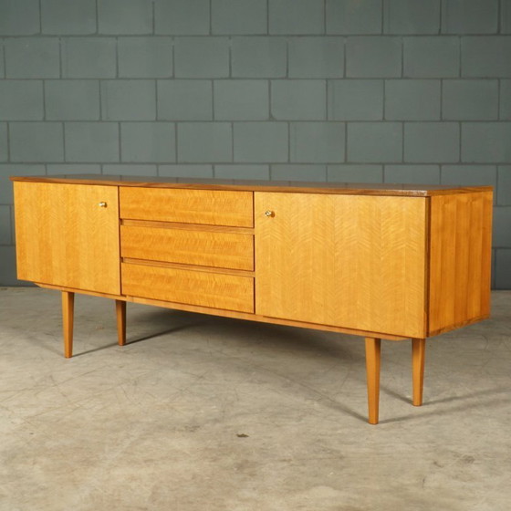 Image 1 of Buffet vintage en noyer – Meuble TV – Années 60