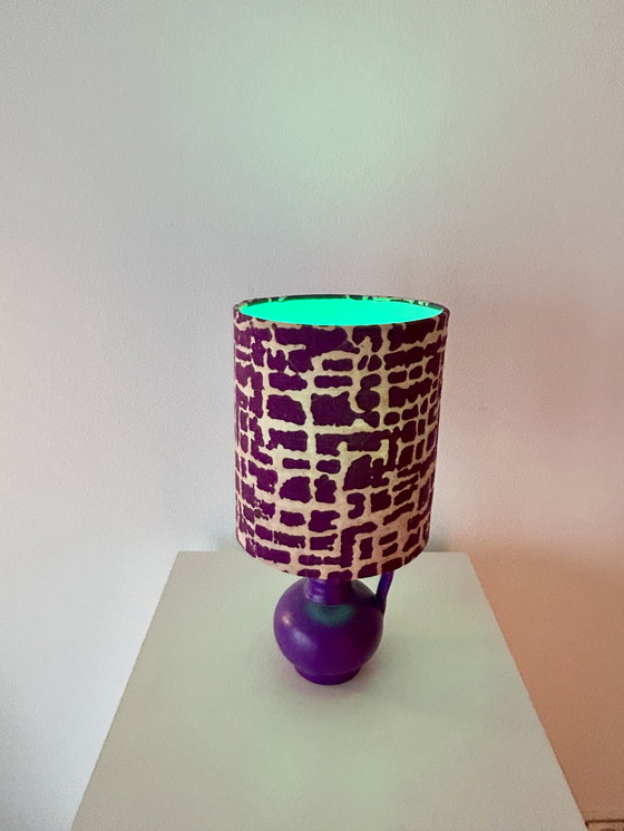Image 1 of Expressieve tafellamp in de trendy kleur Plum Noir, gemaakt van een vintage WGP design vaas.