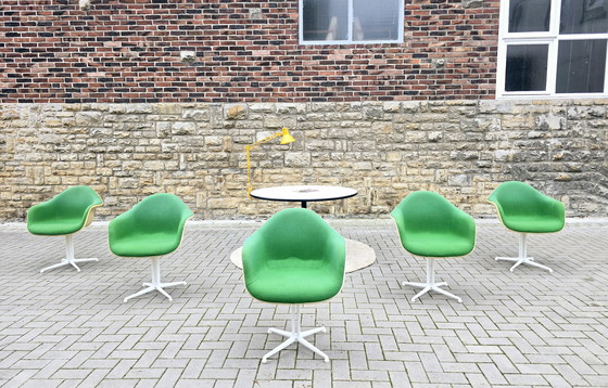 Image 1 of Herman Miller eetkamerset met stoelen, eettafel, vintage eetkamerset uit de jaren 60/70, kantoor