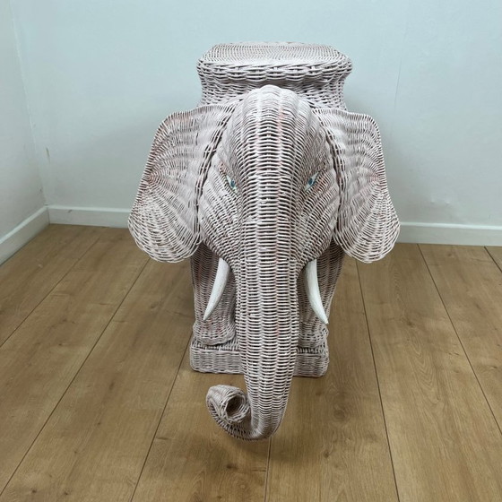 Image 1 of Table d’appoint vintage en rotin en forme d'éléphant, att. à Vivai del Sud, italie, 1960 - 1970