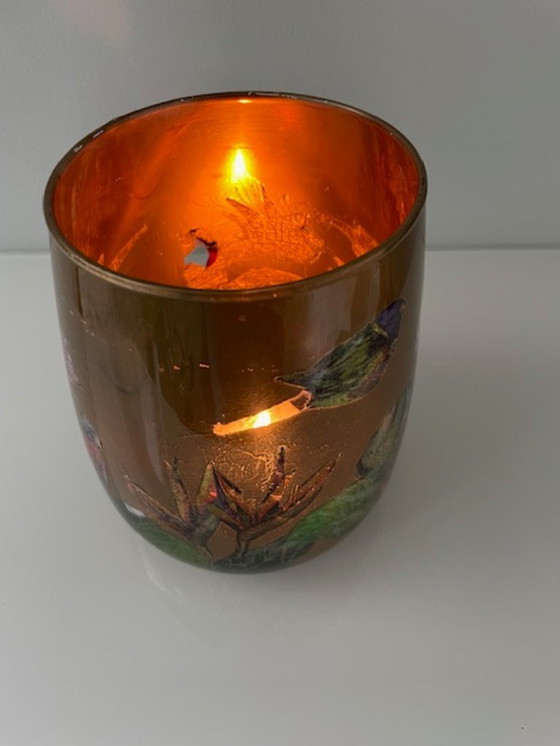 Image 1 of Glazen kaarsenhouder/vaas met exotische vogels – warm goudtint (17 cm)