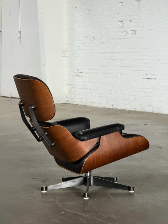 Image 1 of Vitra Eames Lounge Chair | 1960 | Palisander