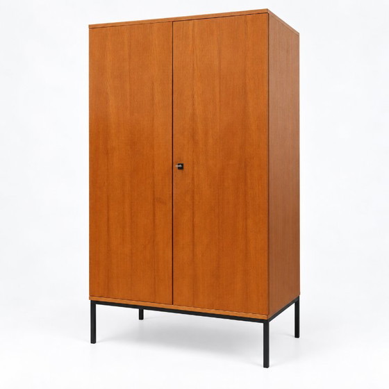 Vintage 2-deurs Kledingkast – Houten Garderobekast Met Hang- En Leggedeelte – Kledingkasten, Wood (photo 5 of 5)