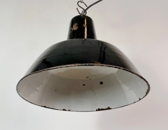 Industrial Black Enamel Factory Pendant Lamp, 1950s, Metal, Industrieel (photo 6 of 15)