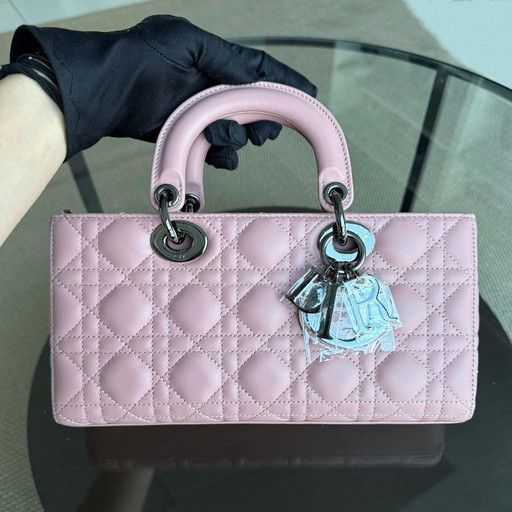 Dior Lady D-Joy Medium - Cannage lamsleer Sakura roze met zwarte hardware