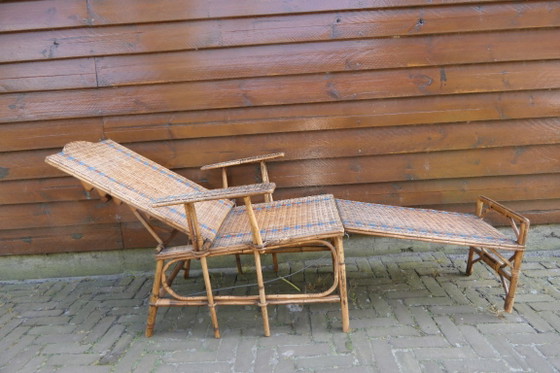 Image 1 of prachtige antieke Franse lounge ligstoel, gemaakt van rotan en bamboe