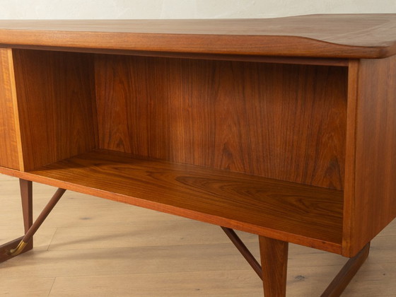 Image 1 of Boomerang-bureau, Peter Løvig Nielsen