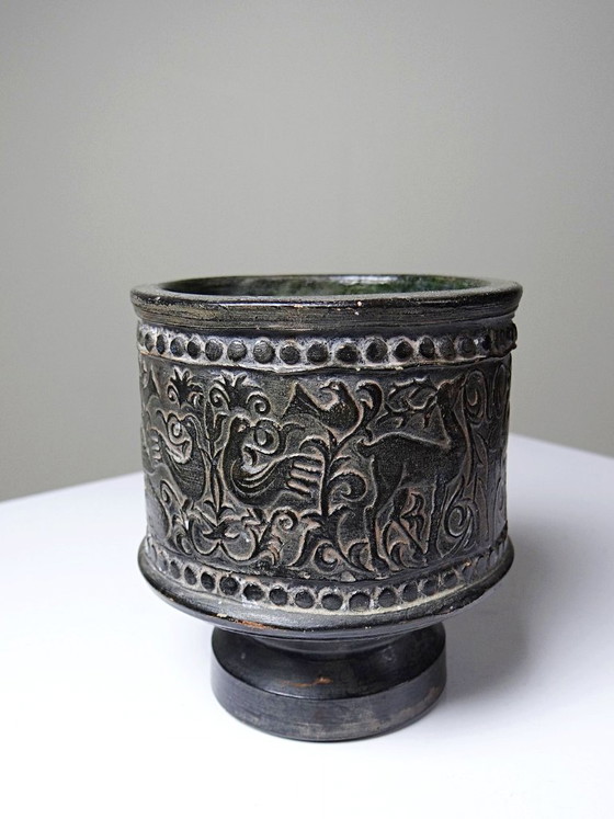 Image 1 of Piccolo vaso greco in terracotta nera con decorazioni animali, realizzato a mano tra il 1960 e il 1980.
