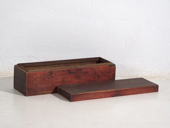 Antique Chinese garnet red case (c.1900) #11 – Storage cabinet (photo 11 of 39)
