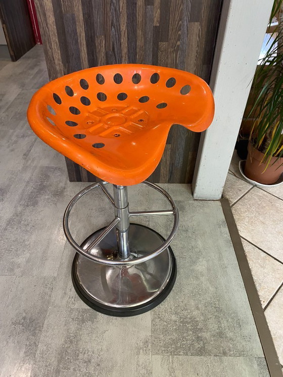 Image 1 of Taburete de tractor naranja auténtico, estilo cortacésped, giratorio y ajustable, de Etienne Fermigier Mirima, 1970.