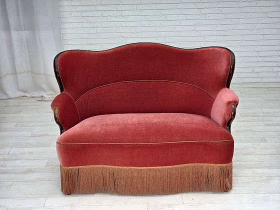 Image 1 of Divano danese a 2 posti, anni '50, velluto rosa salmone, legno di frassino.