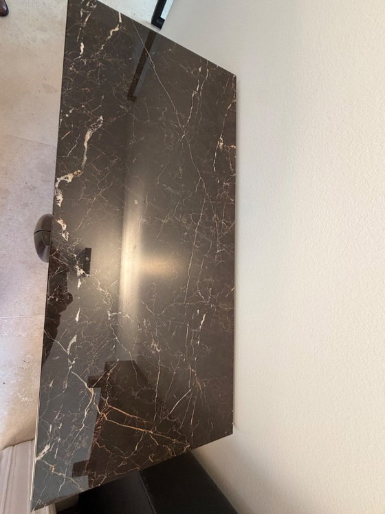 Image 1 of Cassettiera/Comò in foglia d'oro con piano in marmo Saint Laurent