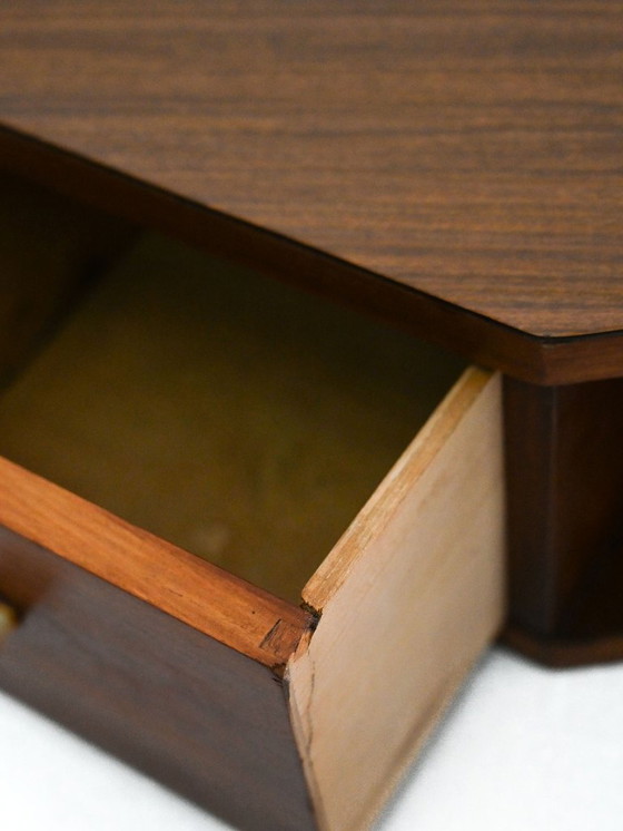 Image 1 of Skandinavischer Wandnachttisch aus Mahagoni mit Bakelitknöpfen