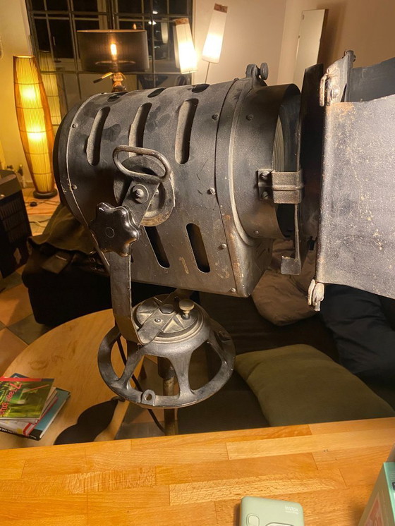 Image 1 of Foco de cine/teatro original de época (lugar de Fresnel); Fabricante: K. Weinert Berlín