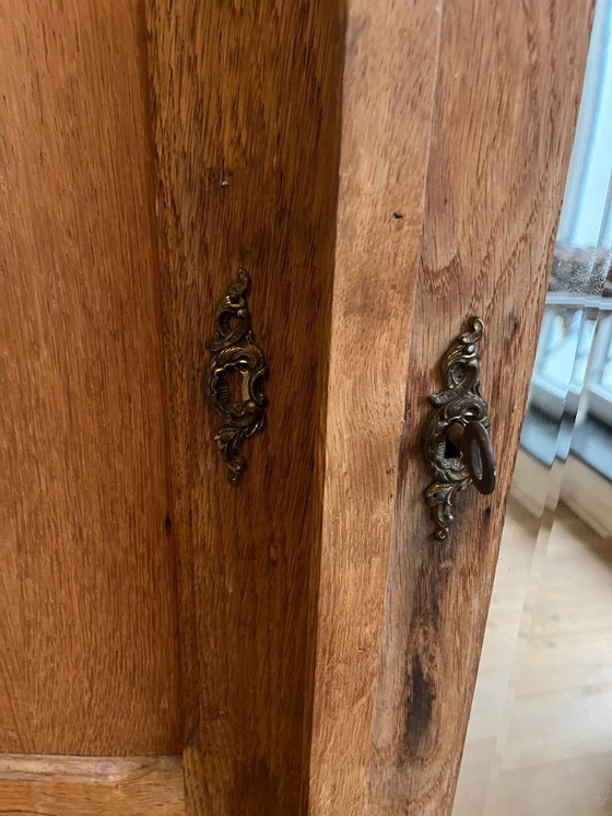 Image 1 of Vintage eikenhouten kledingkast