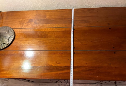 Credenza vintage con lampada Tiffany e specchio coordinato