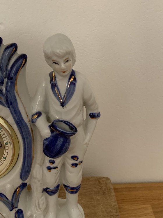 Orologio da camino al quarzo in porcellana vintage con figura, anni '40 (photo 6 of 7)