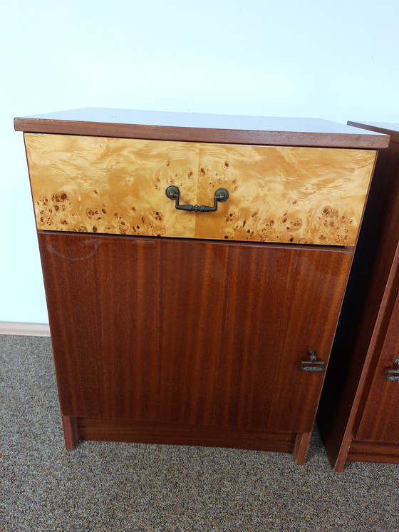 Image 1 of Set vintage di 2 comodini, comodino portaoggetti, comodino retrò, tavolini portaoggetti, comodini in legno,