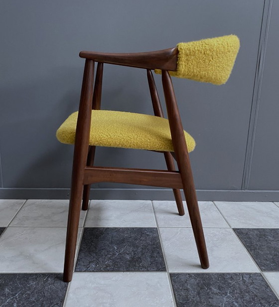 Image 1 of Sedia Thomas Harlev modello 213 in Boucle giallo
