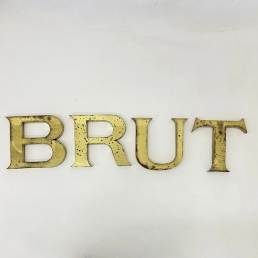 Letras grandes de latón antiguo 'BRUT', años 30