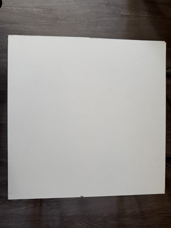 Image 1 of Mimi set Tavolini impilabili metà secolo bianchi con finiture cromate