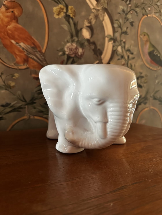 Image 1 of Vintage Bloempot Porselein Olifant 1970