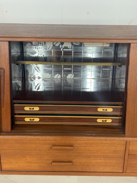 Image 1 of Buffet haut style années 50 / Meuble bar en teck / Meuble de salon / Buffet vintage