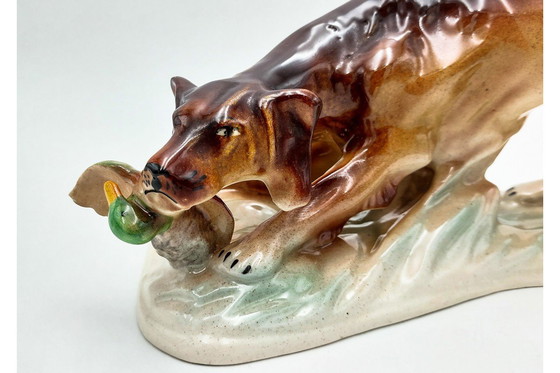 Image 1 of Porzellanfigur eines Hundes.