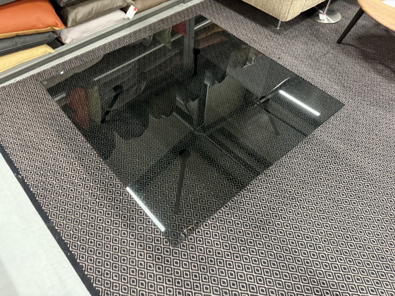 Image 1 of Mesa de centro Beek de cristal negro 110x110xH30