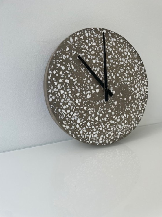 Image 1 of Moderne terrazzo wandklok – betonlook design
