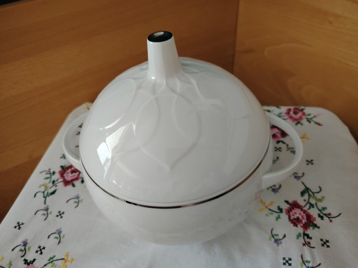 Rosenthal Lotus white, tureen, soup bowl designed by Björn Winblad, platinum rim