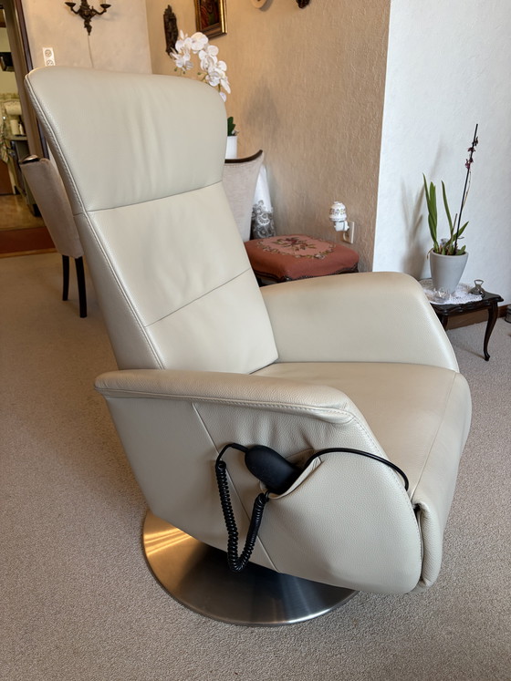 Image 1 of Sillón reclinable eléctrico de cuero - Ajustable