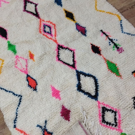 Image 1 of Marokkanischer Berber-Azilal-Teppich – 236 x 146 cm – Naturwolle – Farbenfrohes geometrisches Muster