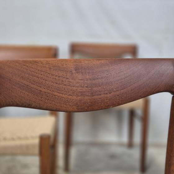 Image 1 of H.W. Klein, Bramin vintage Deense stoelen nieuw papercord