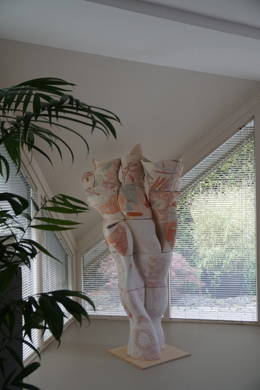 ultima scultura in ceramica disponibile di Annemarie Gouverne