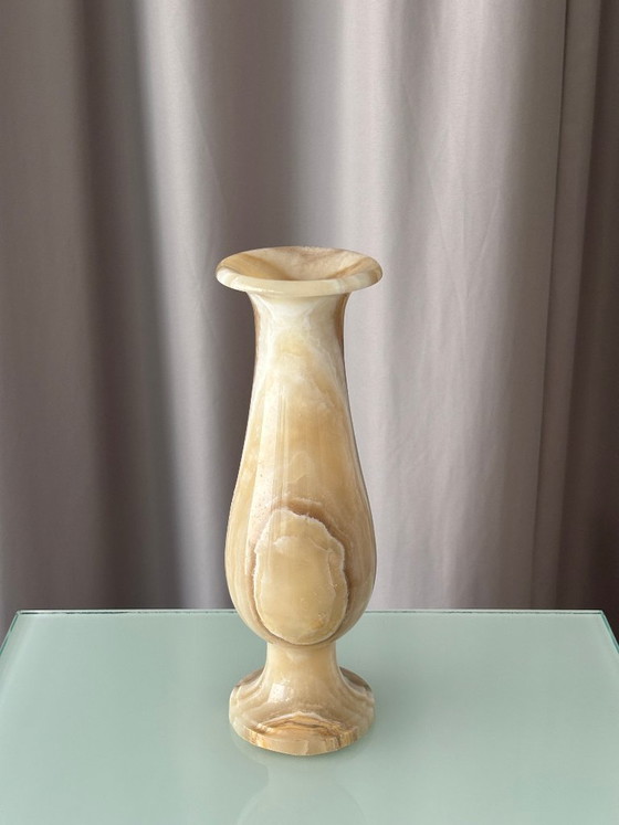 Grand vase vintage sculpté dans du marbre onyx naturel massif. – Stone (photo 9 of 11)