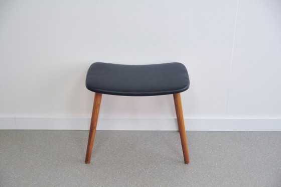 Tabouret repose-pieds en teck à coins arrondis – Poufs & repose-pieds, Skai, Wood (photo 4 of 5)