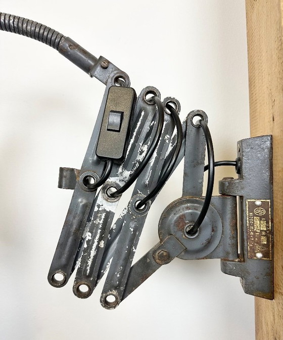 Image 1 of Lampada da parete industriale grigia a forbice di Elektroinstala, anni '60