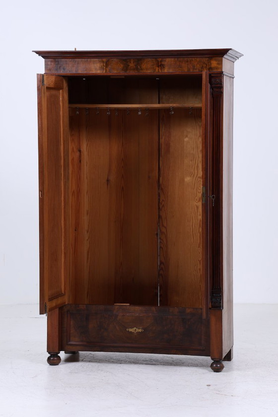 Image 1 of Bellissimo guardaroba in stile guglielmino | antico armadio a cassetti guardaroba retrò armadio portabiancheria in legno #05-98