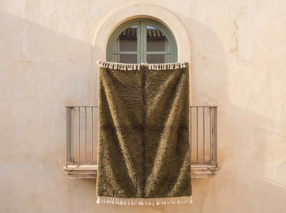 Image 1 of Beni Ouraine vloerkleed van authentieke, natuurlijke groene wol, 150x250 cm