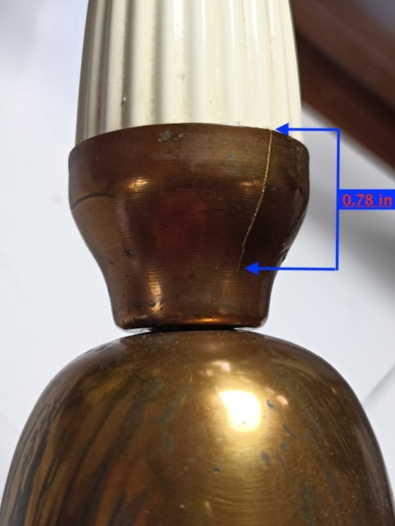 Image 1 of Chandelier twelve-light with Murano glass "Reticello" lampshades. Gilt brass and aluminum frame. Italy, 1950s.