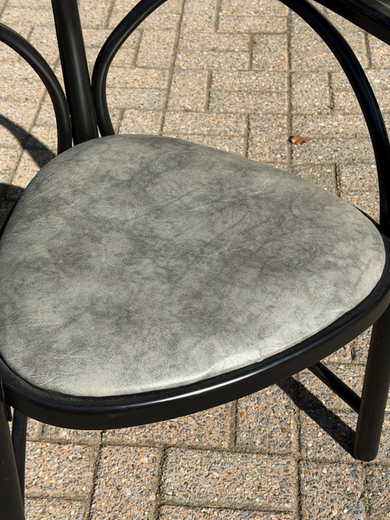 Set of 4 Thonet Triangle armchairs model 87 – Dining chairs, Skai, Wood (photo 7 of 11)