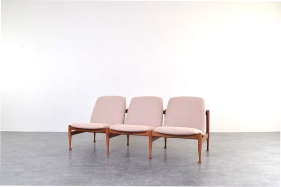 Image 1 of Mid-Century sofa van Marian Grabiński, jaren 60.