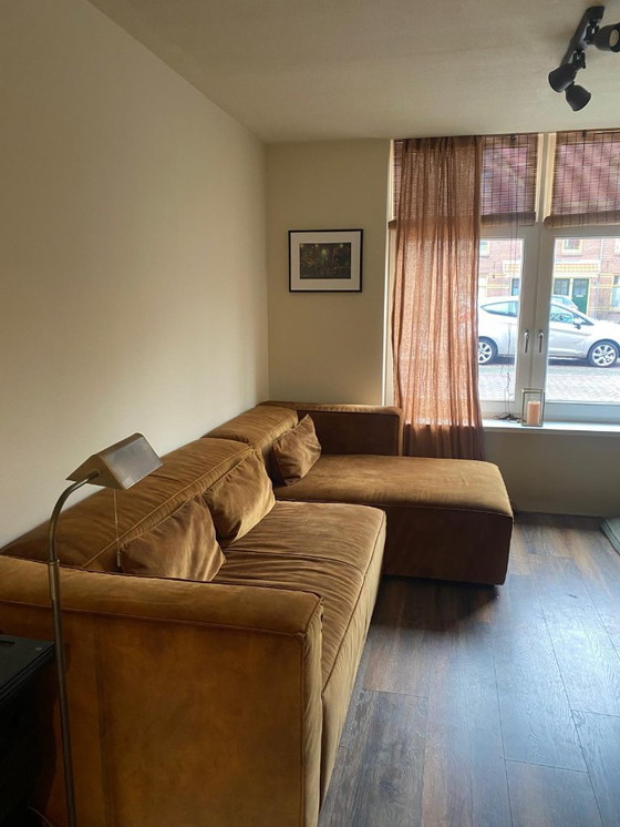 Image 1 of Divano angolare Mouna, marrone dorato – velluto, comodo e spazioso