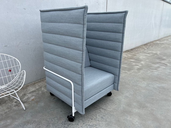 Image 1 of Poltrona acustica Vitra Alcove